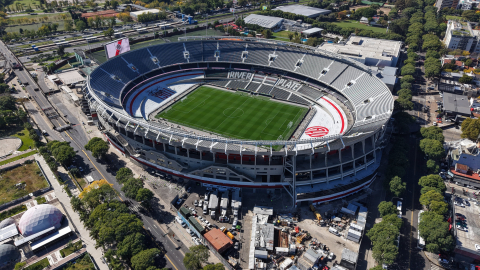 Vista aérea del estadio Más Monumental de River Plate, en Buenos Aires, el domingo 27 de abril de 2025.