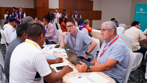 Productores e industriales del maíz reunidos en rueda de negocios en Guayaquil, el 7 de mayo de 2025.
