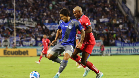 El Nacional ante Emelec, en un duelo jugado el 17 de marzo de 2024, por la LigaPro.
