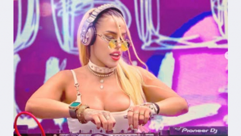 La DJ colombiana Camila Gil durante un evento de música electrónica en mayo de 2025.