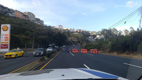 Habilitación de tres carriles de la avenida Velasco Ibarra, este 14 de septiembre de 2026.