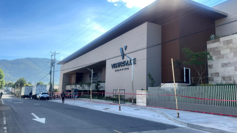 Imagen del centro comercial Vista Valle, en la parroquia Alangasí de Quito, el 15 de octubre de 2026.