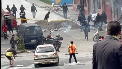Hinchas de Aucas y Liga de Quito pelean en la previa del compromiso por la Fecha 3 del hexagonal final de la LigaPro, el sábado 17 de octubre de 2026.