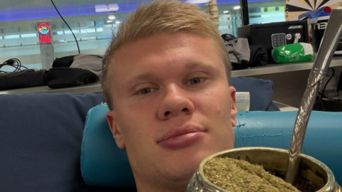 Erling Haaland posteó una foto tomando mate en sus redes sociales, el domingo 18 de octubre de 2026.