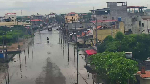 Cámaras del ECU 911 captan una zona de Guayaquil inundada tras las fuertes lluvias del 19 de octubre de 2026.