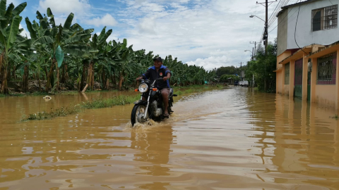 Inundaciones en Tenguel, parroquia rural de Guayaquil, tras las fuertes lluvias registradas en Guayas el 19 de octubre de 2026.