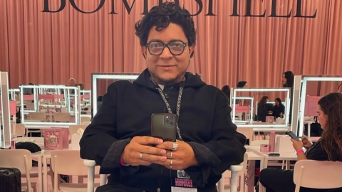 Juan Carlos Salazar, maquillista ecuatoriano que estuvo en el desfile de Victoria´s Secret, 17 de octubre de 2026.