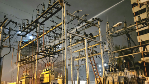 Imagen referencial de una subestación de CNEL EP en Guayaquil durante trabajos preventivos, el 17 de octubre de 2026.