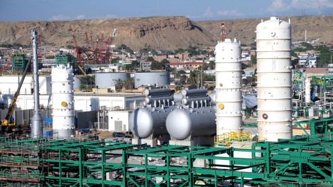 Imagen referencial de la refinería de Talara, en Perú, que recibirá el crudo que venderá Petroecuador.