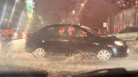 Imagen del impacto de la lluvia en las calles de Quito, avenida 6 de Diciembre, 20 de octubre de 2026.