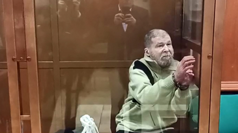 Stephen Hubbard durante la audiencia en la que se dictó su veredicto en Moscú, 7 de octubre de 2026.