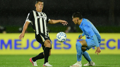 El centrocampista ecuatoriano Alan Franco durante el partido de vuelta de las semifinales de la Copa Sudamericana, el 21 de octubre de 2026.