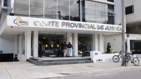 La sede de la Corte de Justicia de Pichincha, en donde se instaló la audiencia de juicio, mediante procedimiento abreviado, contra el expolicía Rodney Rengel, el 21 de octubre de 2026.