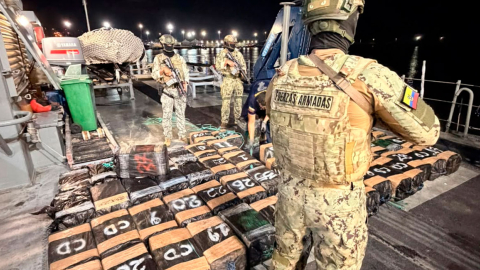 Decomiso de cargamento de droga en Esmeraldas el 21 de octubre de 2026.