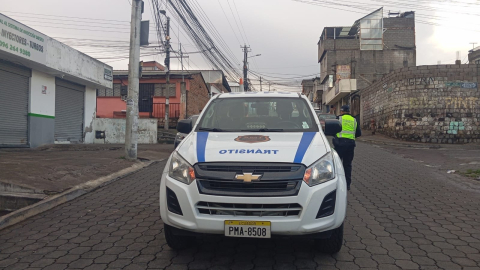 Cierre vial se reporta en las inmediaciones de la cárcel del Inca, en Quito, el 22 de octubre de 2026.