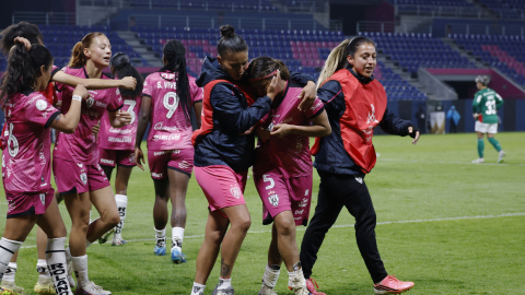 Jugadoras de Dragonas IDV celebran el gol frente a Palmeiras, por la Fecha 3 de la fase de grupos de la Copa Libertadores Femenina, el 21 de octubre de 2026.