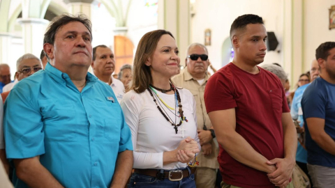 María Corina Machado participa en una ceremonia religiosa en el Santuario Divina Pastora, en Barquisimeto, Venezuela, este 25 de octubre de 2026, tras su regreso al país.