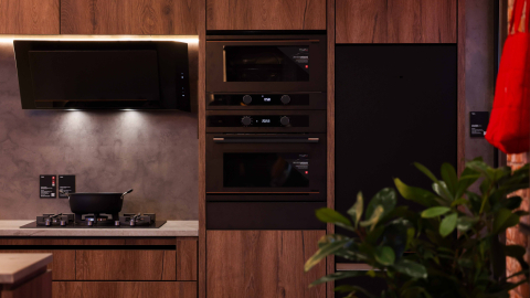 Modelo de cocina con electrodomésticos menores.