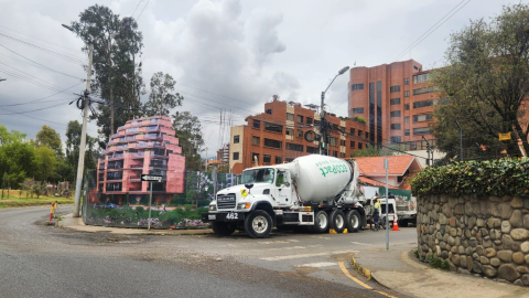 Vista de un edificio en construcción en Cuenca.