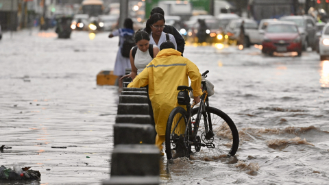 Inundaciones por intensas lluvias en Guayaquil, Guayas, Ecuador, 26 de octubre de 2026.
