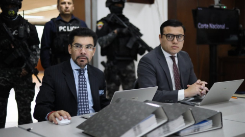 El fiscal Leonardo Alarcón durante la audiencia de juicio del caso Vocales, el 21 de octubre de 2026, en Quito.
