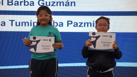 Estudiantes reconocidos en la categoría Mejor rendimiento en lectura de premios Premios a la Excelencia Académica CRISFE 2026.