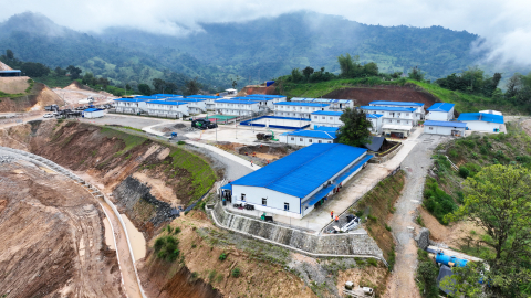 Vista panorámica del campamento de El Domo, primera mina a mediana escala de Ecuador.