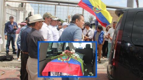 Composición fotográfica del traslado de los restos de la activista polaca Monika Silva desde el centro forense de Santa Elena, el 30 de octubre de 2026.