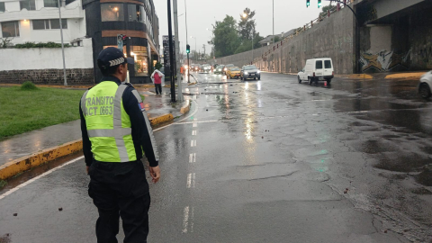 Cierre en avenida Ilaló, cerca de El Triángulo, por hundimiento de la calzada el 30 de octubre de 2026.