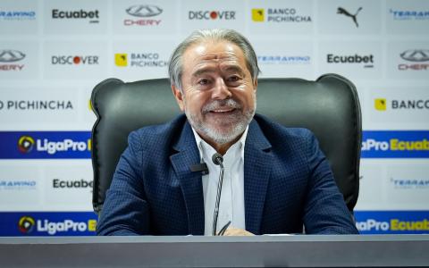 Isaac Álvarez, presidente de Liga de Quito, en rueda de prensa el 24 de octubre de 2024. Para hacer uso de este contenido cite la fuente y haga un enlace a la nota original en https://admin.primicias.ec/view/deportes/