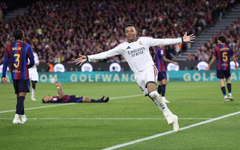 Kylian Mbappé celebra el gol de la victoria del Real Madrid ante el FC Barcelona, en el clásico español, el 25 de octubre de 2026.
