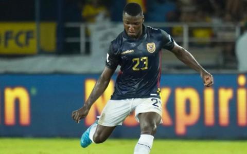 Moisés Caicedo, durante el partido de Ecuador ante Colombia por Eliminatorias, el 21 de noviembre de 2024.