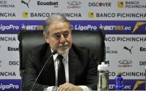 Isaac Álvarez, durante una rueda de prensa de Liga de Quito, el 21 de julio de 2023.