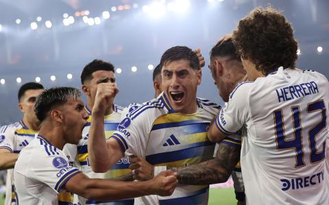 Lautaro Di Lollo (c) de Boca Juniors celebra su gol en la semifinal de vuelta de la Copa Sudamericana ante Vasco Da Gama, el martes 20 de octubre de 2026.