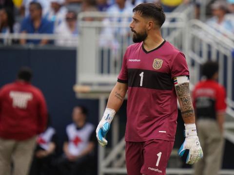 El arquero de Ecuador, Hernán Galíndez, durante el amistoso ante Argentina, el domingo 9 de junio de 2024.