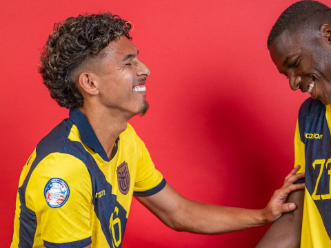 Jeremy Sarmiento y Moisés Caicedo, en el Media Day de Ecuador antes de la Copa América, el 19 de junio de 2024.