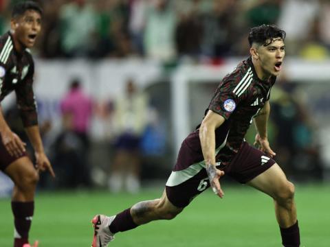 Gerardo Arteaga, de México, celebra su gol ante Jamaica en la Copa América, el 22 de junio de 2024.