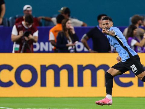 Maximiliano Araujo, de la selección de Uruguay, festeja un gol ante Panamá en la Copa América, el domingo 23 de junio de 2024.