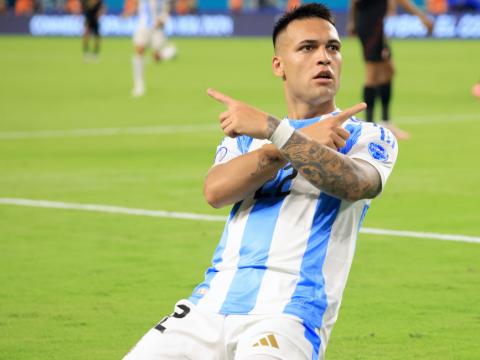 Lautaro Martínez celebra el gol de Argentina ante Perú, en Miami, el 29 de junio de 2024, por la Copa América.