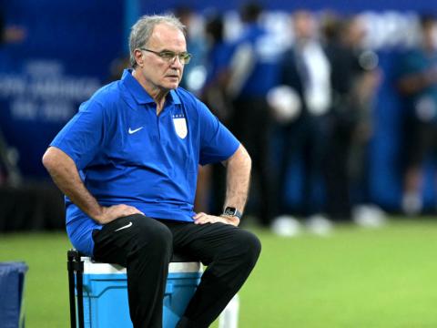 Marcelo Bielsa, técnico de Uruguay, durante el partido ante Colombia por Copa América.