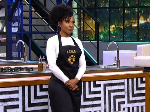 La cantante Karla Kanora es la primera eliminada de la segunda temporada de MasterChef Celebrity Ecuador, en el programa del 21 de noviembre de 2024.