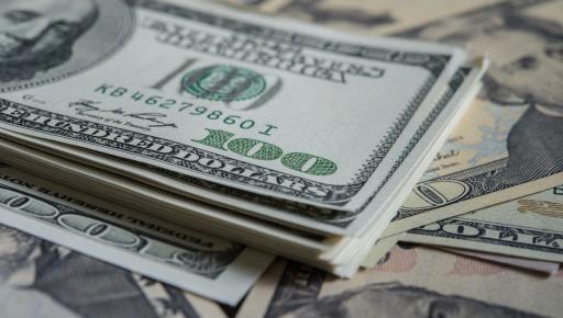 Imagen referencial de dinero en efectivo. Ecuador fue escogido como país elegible para desarrollar un programa compacto de la Corporación del Desafío del Milenio.