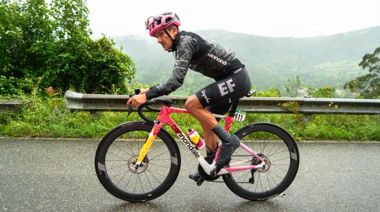 Richard Carapaz, durante un entrenamiento en Asturias para la Vuelta a España, el 2 de septiembre de 2024.