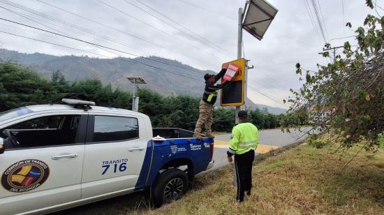 Personal de la CTE clausuró radares en la provincia de Azuay el 20 de septiembre de 2024.