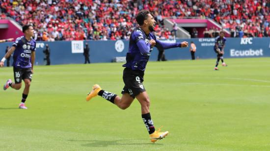 Jeison Medina, de Independiente del Valle, durante un partido de la LigaPro, el 3 de noviembre de 2024.