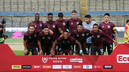 Los jugadores de Vinotinto posan para una foto en el estadio Olímpico Atahualpa, el 22 de enero de 2025.