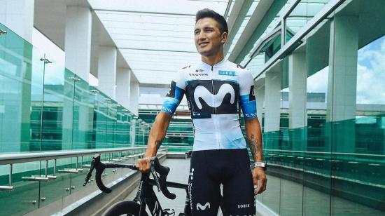 El ciclista Jefferson Cepeda, durante una rueda de prensa en Quito, el 28 de enero de 2025.