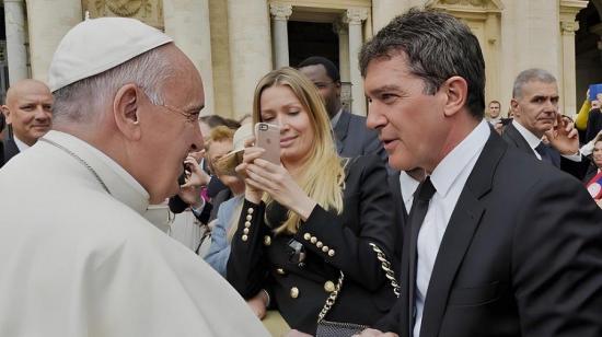 El papa Francisco y Antonio Banderas, en una imagen compartida por el actor este 21 de abril de 2025.