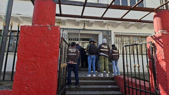 Exteriores de la sede de la Revolución Ciudadana (RC) en el norte de Quito, el 28 de febrero de 2026.
