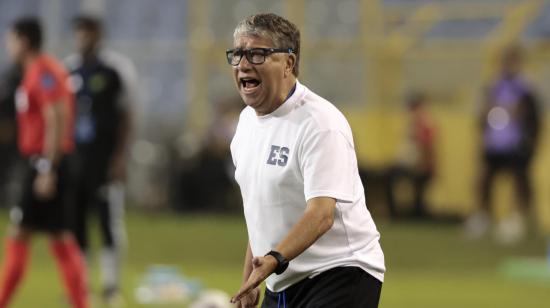 Hernán Darío 'Bolillo' Gómez, durante un partido de la selección de El Salvador, el 2 de octubre de 2026.